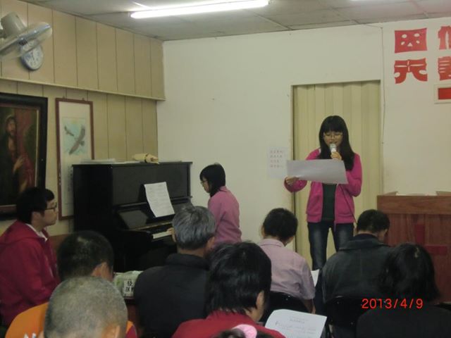 感謝台南神學院的3位同學今天傍晚時分到台南恩友中心分享福音見證並帶領大家學唱聖歌;)