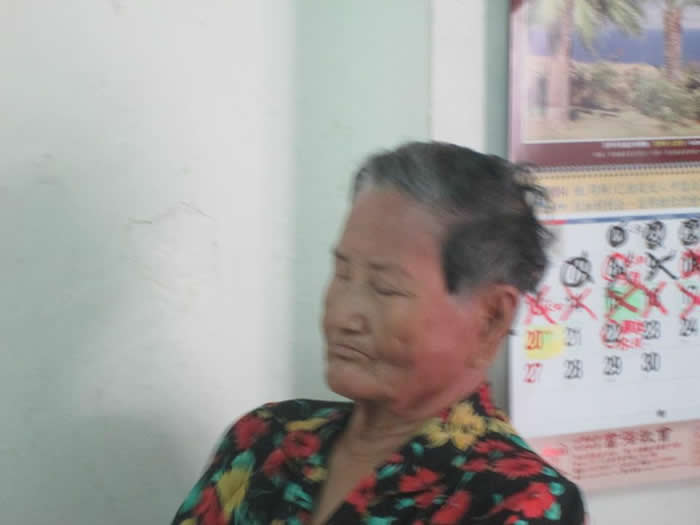 左眼失明，重聽，獨居的蓮阿嬤，也在台南恩友用餐近三年了。