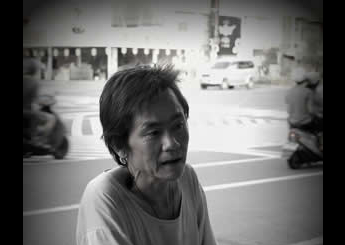 義仔，來自大台南的大內區，流浪好些年了，一直在城市邊緣默默的求取生存的機會