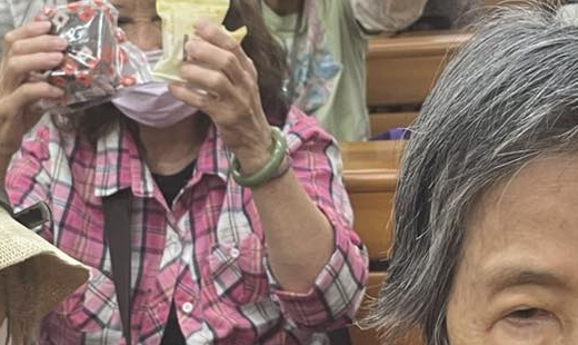 南港恩友中心共餐及分送物資