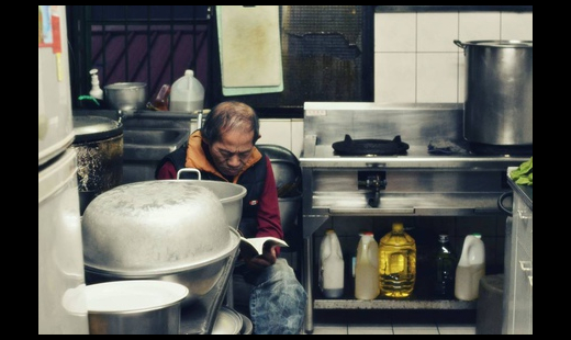 今年60來歲的「顏伯」是台北恩友的廚師同工