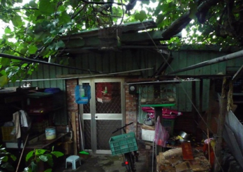 黃昏時分，與秋香姊來到萬里頂寮這個寂靜的村落裡