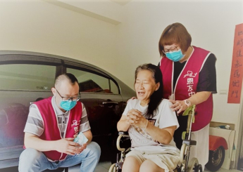 獨居的阿惠姊妹